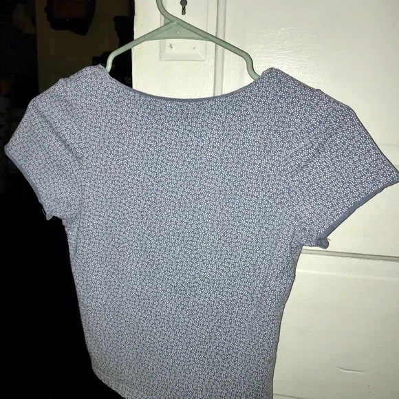 Brandy Melville Blue Floral Gina Top - Picture 4 of 5